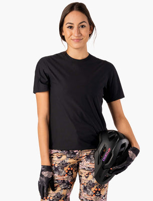 SHREDLY Women's Beyond Tech Tee Vented : Noir
