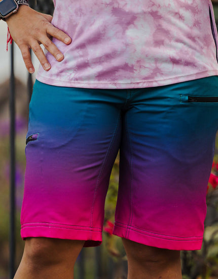 SHREDLY Women's All Time 11" - Zipper Snap Mid - Rise Short : Rainbow Ombre